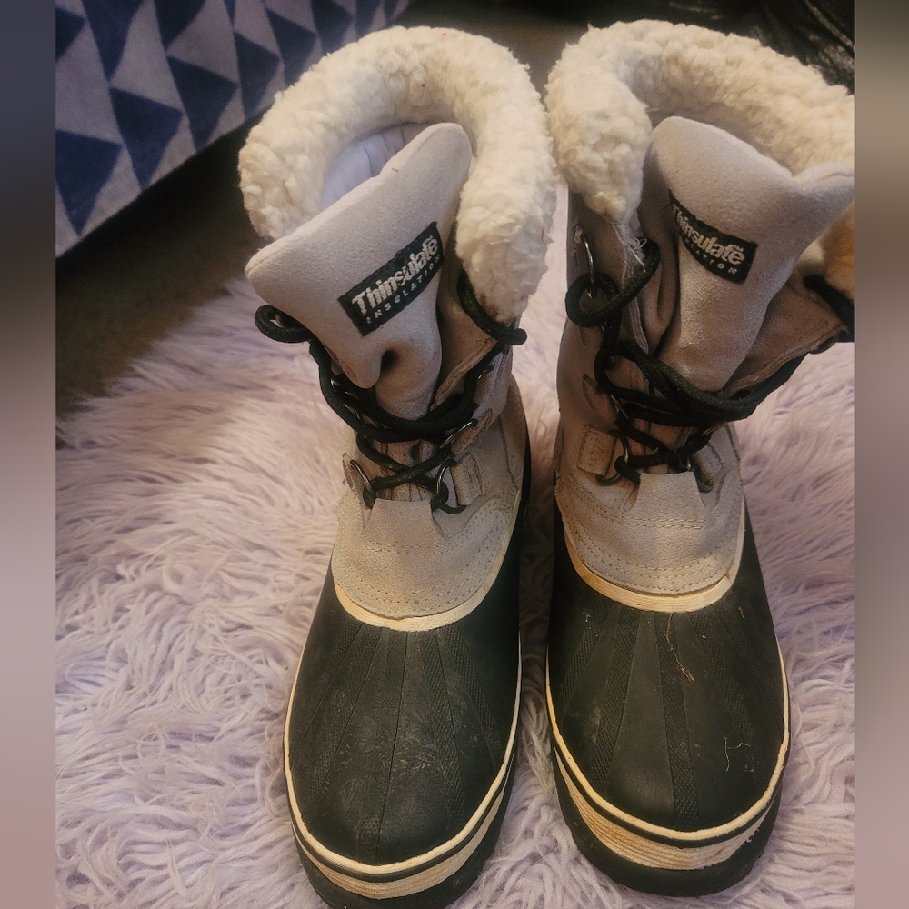 Women's Black, Gray, and White Snow boots